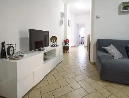 Di Via Refini 公寓