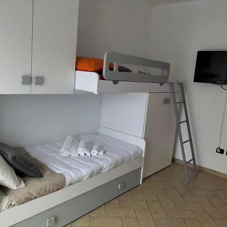 公寓 Di Via Refini 斯波莱托