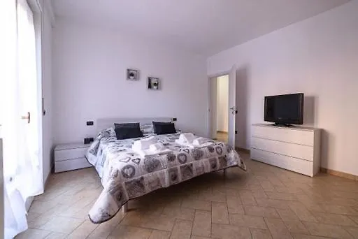 Appartement Di Via Refini